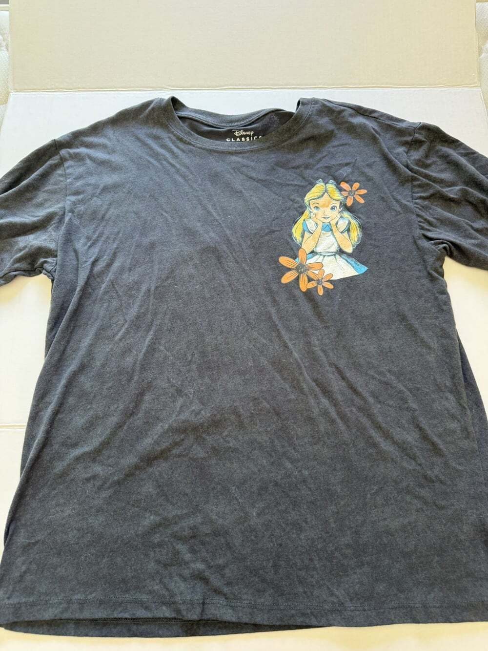 Disney Alice in Wonderland Cheshire Cat Shirt Womens S Gray Graphic Tee